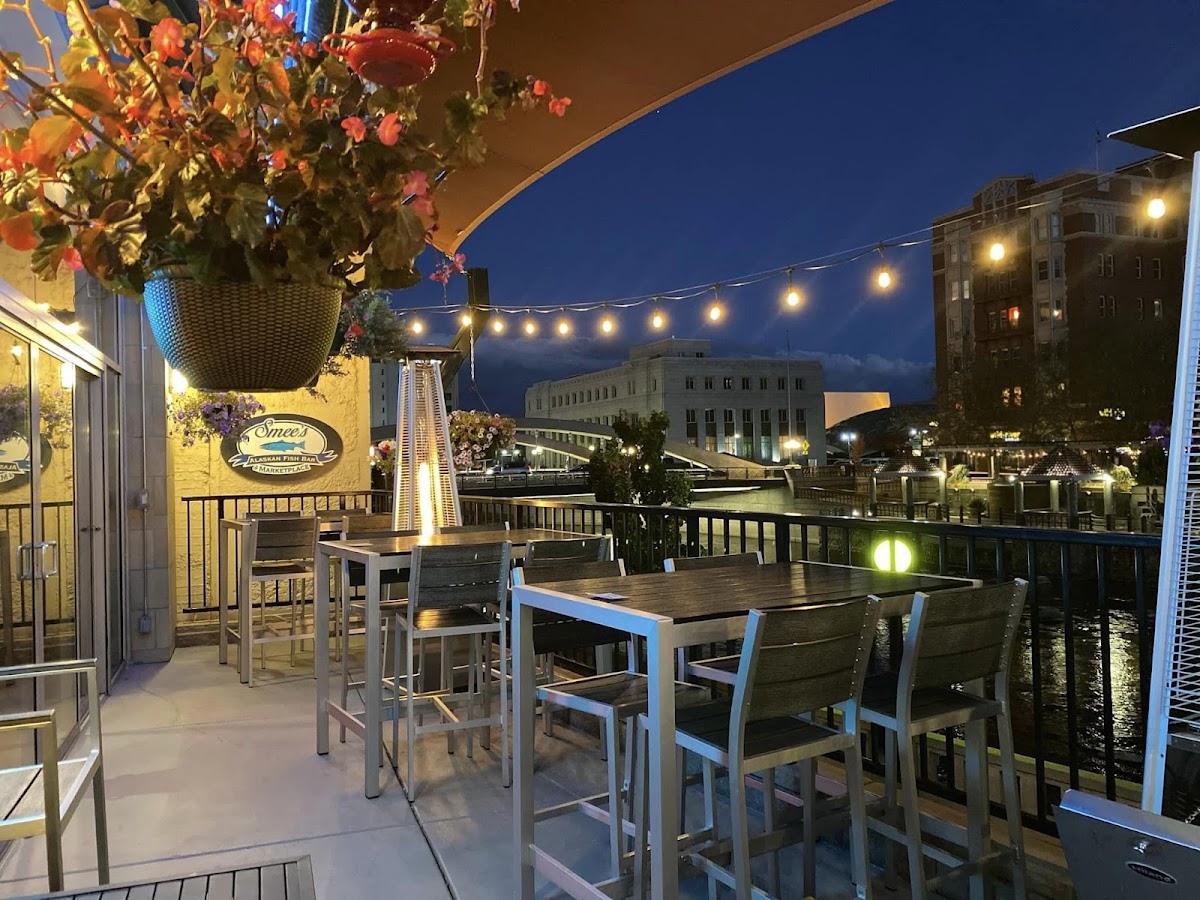 Smee's Alaskan Fish Bar & Market Place